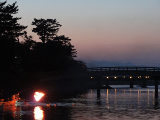 鵜飼船と橘橋 2013年7月9日撮影